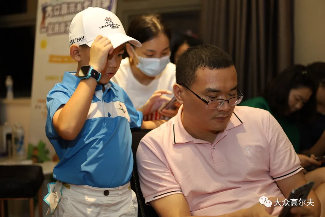 关于高尔夫赛后采访曝光，内幕引发热议的信息