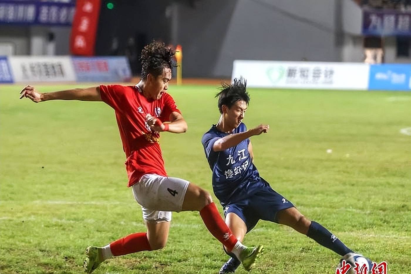 爱游戏APP-队员表现：球员状态持续火热