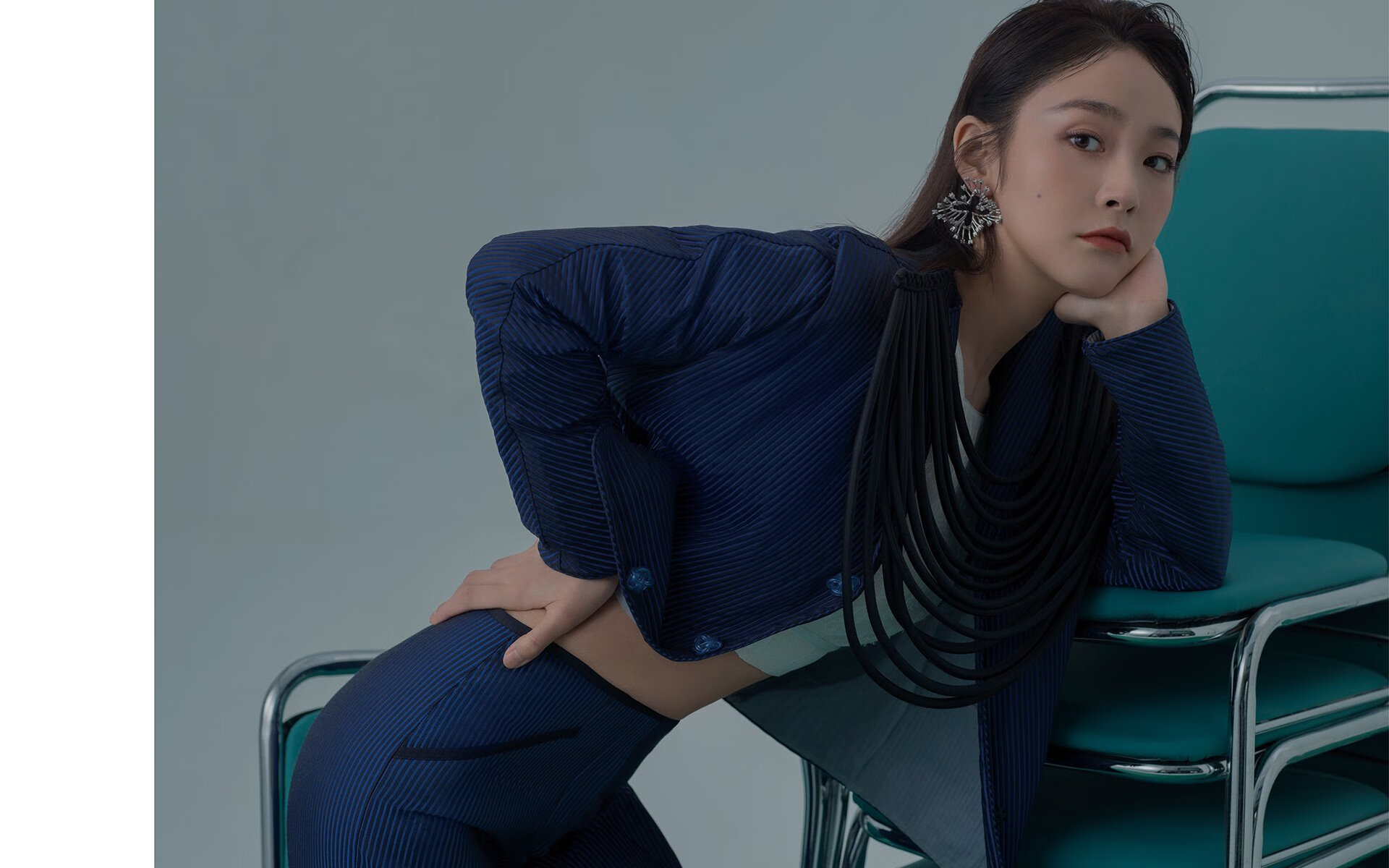 老鹰啄碎紫金梦，无名之辈乔治的弑神之夜