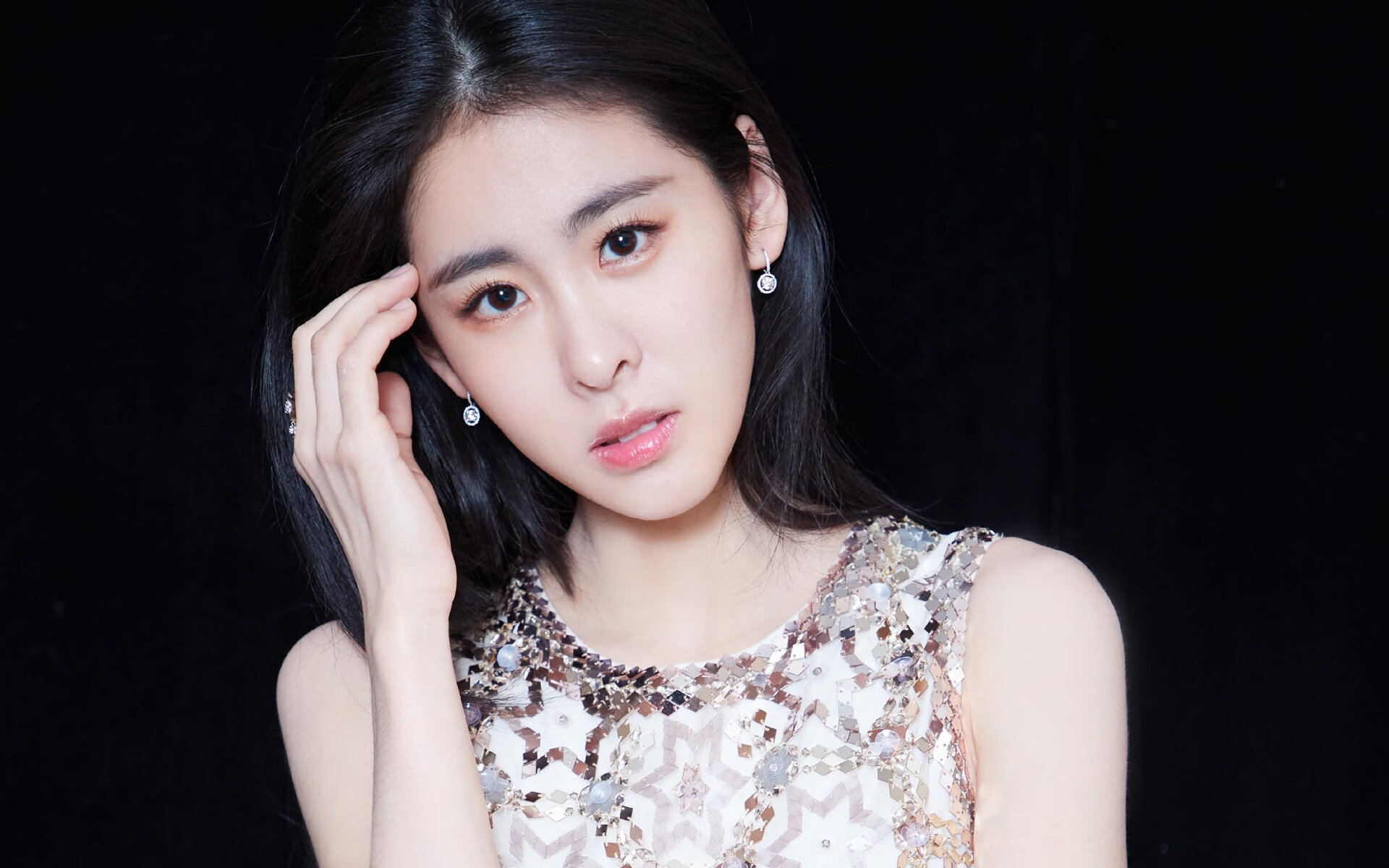 库里天神下凡难救主，黄蜂用绝对篮球诠释团队力量