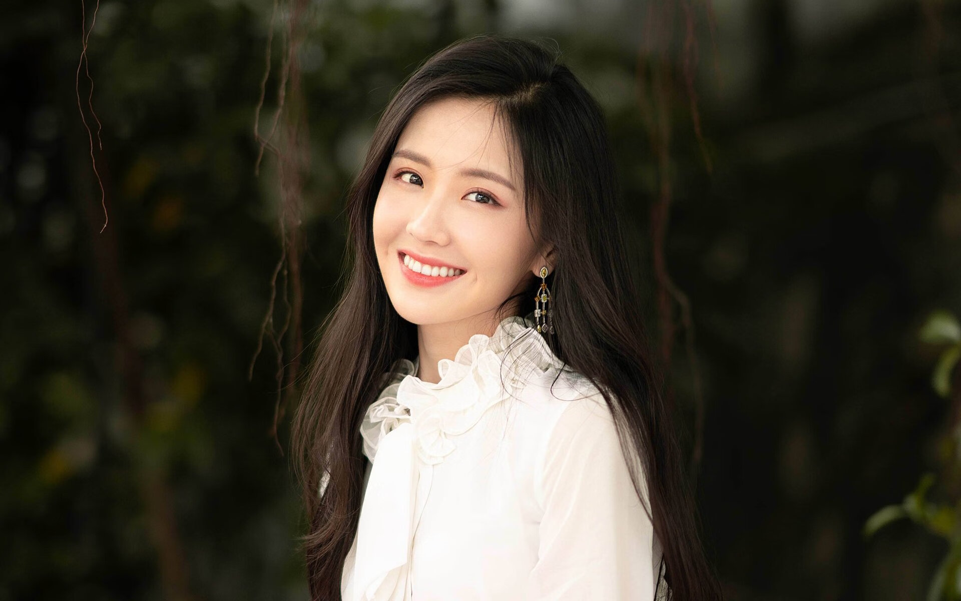 爱游戏在线-亚洲足坛欧冠级对决，沙漠绿鹰撕裂蓝武士铁壁