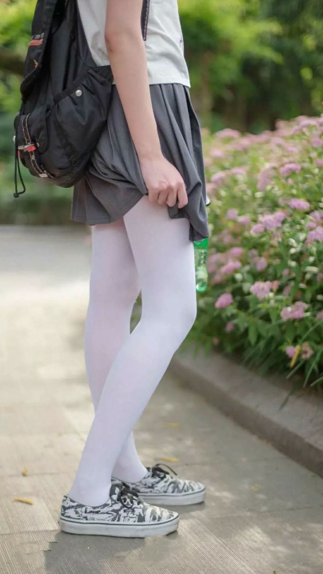 爱游戏下载-梦幻联动，当NBA巨星锡安空降英超，尼克斯却在中国赛压哨绝杀？